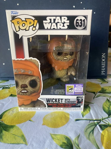 Funko Pop! Vinyl: Star Wars - Wicket with Slingshot (SDCC) - San Diego Comic Con
