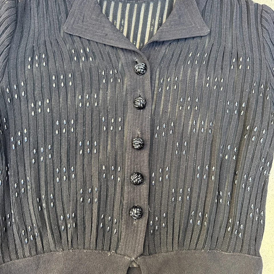 Blusa de vestir rosa vintage años 30 Chanel Adaptation Paris crepé metal tachonado Foto 3 de 4