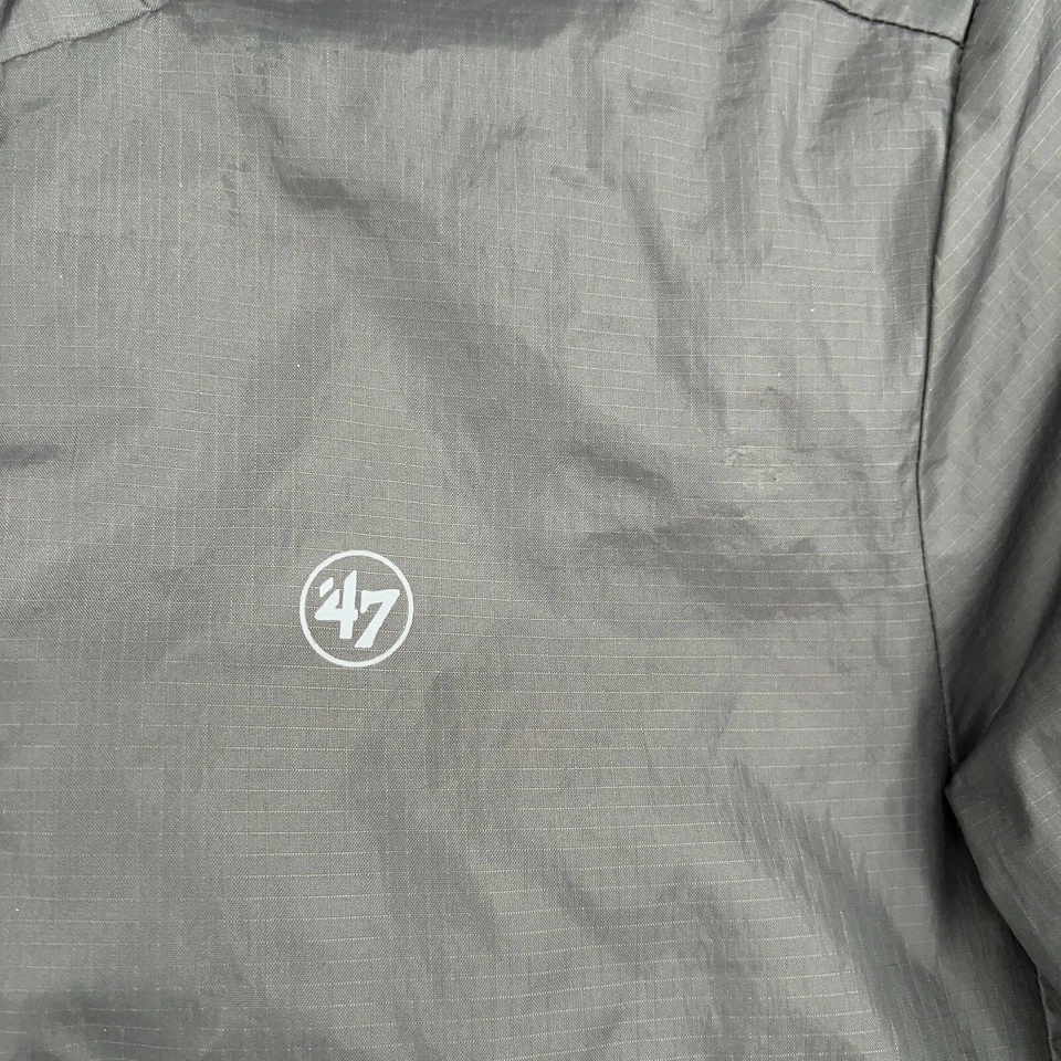 Chaqueta cortavientos Marquette Golden Eagles para hombre pequeña gris baloncesto universitario '47 Foto 3 de 4