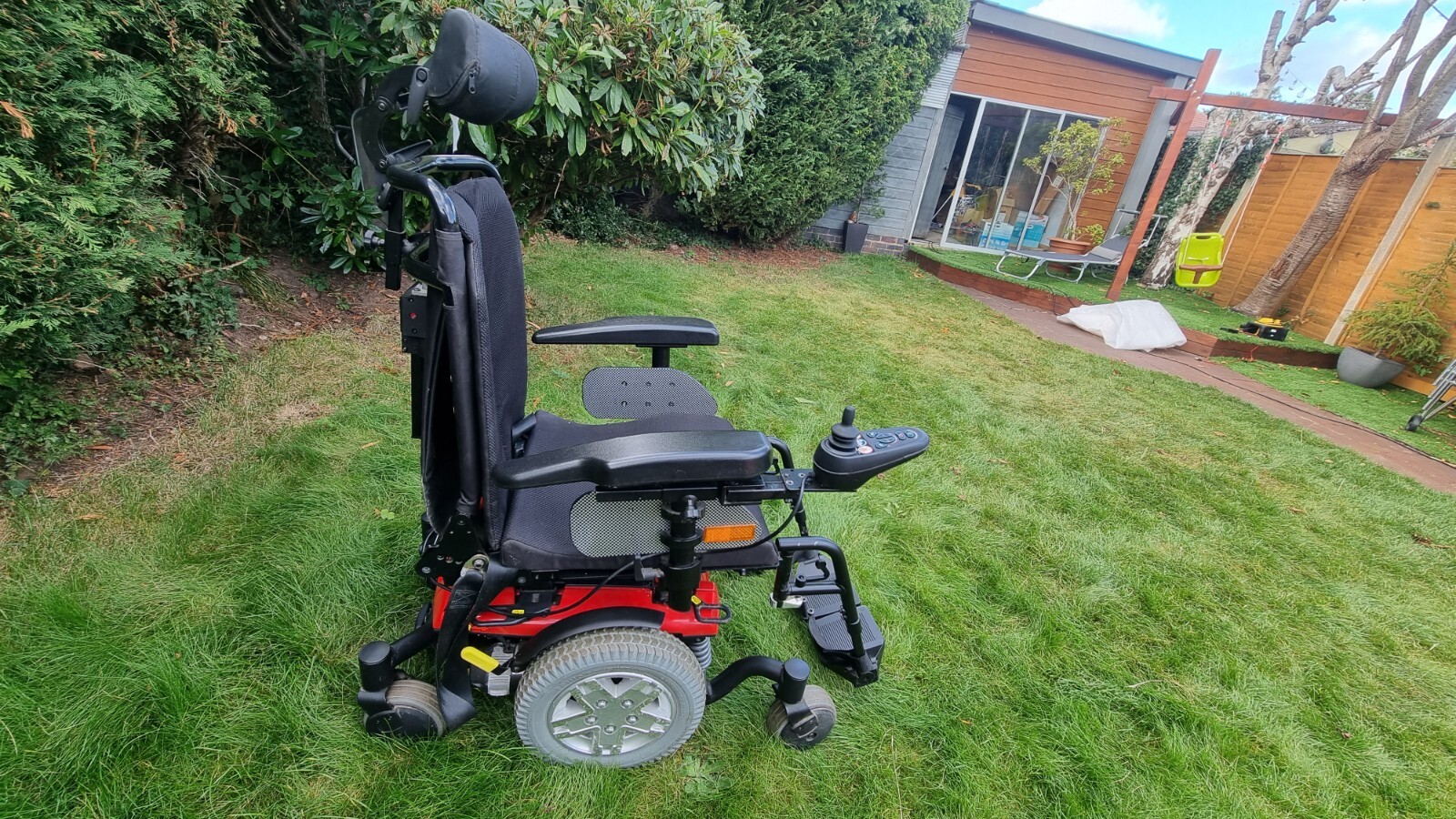 PRIDE QUANTUM Q4 MWD 4MPH ELECTRIC RECLINE TILT MOBILITY POWERCHAIR