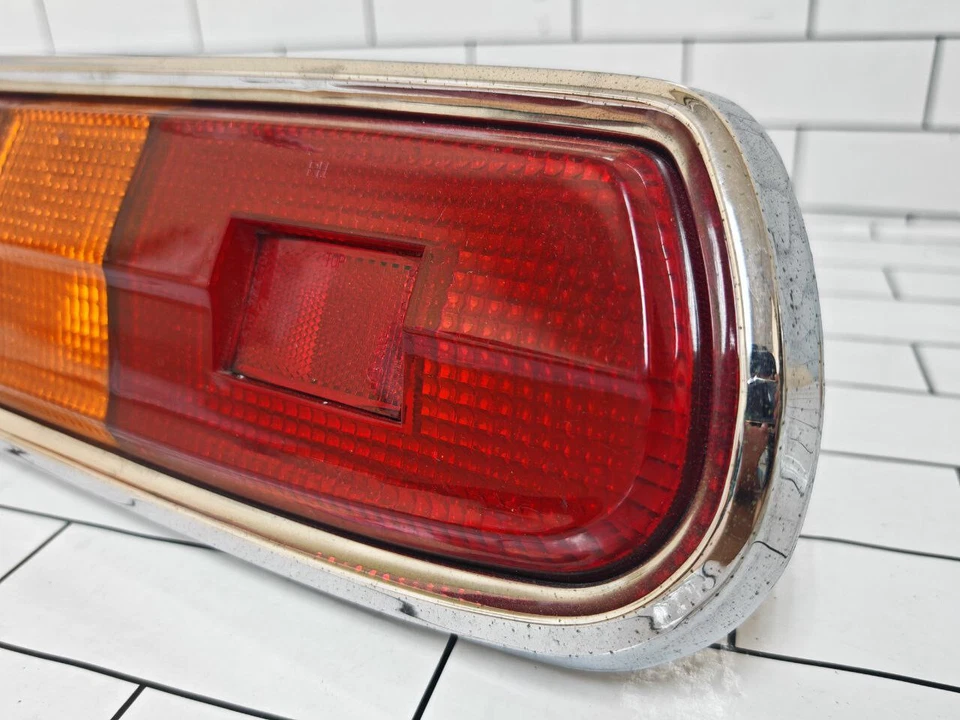 LUZ TRASERA DATSUN VIOLETA 710 160J LADO DERECHO GENUINA IKI JAPÓN Foto 2 de 4