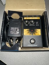 TC-Helicon VoiceTone T1 Pedale Effetti Vocali ed Dinamici con Alimentatore
