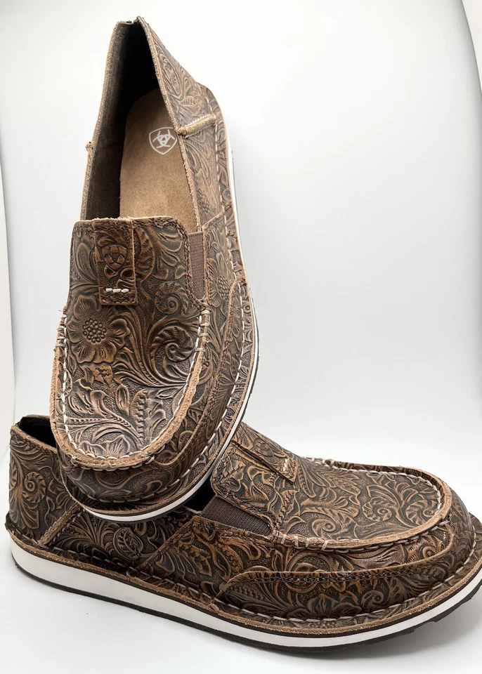 Nuevo con etiquetas Zapatos sin cordones Ariat Cruiser de cuero para mujer 9.5B florales en relieve Foto 3 de 4