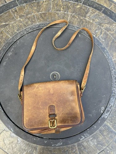 Vintage COACH Buckled Saddle Pouch Small Crossbody Bag