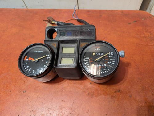 1985 Honda Magna VF1100C VF 1100 V65 gauges speedometer tachometer lights - Picture 3 of 9