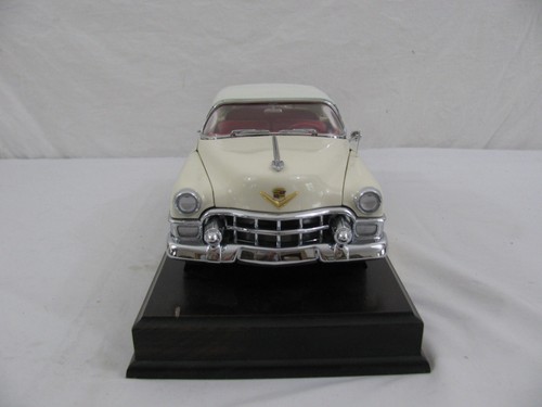 Danbury Mint 1/16 Scale White 1953 Cadillac Eldorado w/ Wood Base VG - Picture 2 of 17