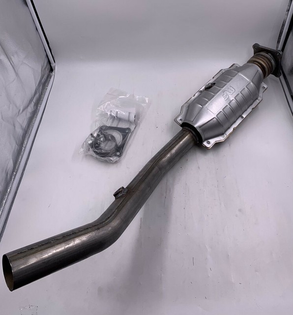 MagnaFlow N/ce 99000 Catalytic Converter Fits 9701 Honda CRV BOSAL for