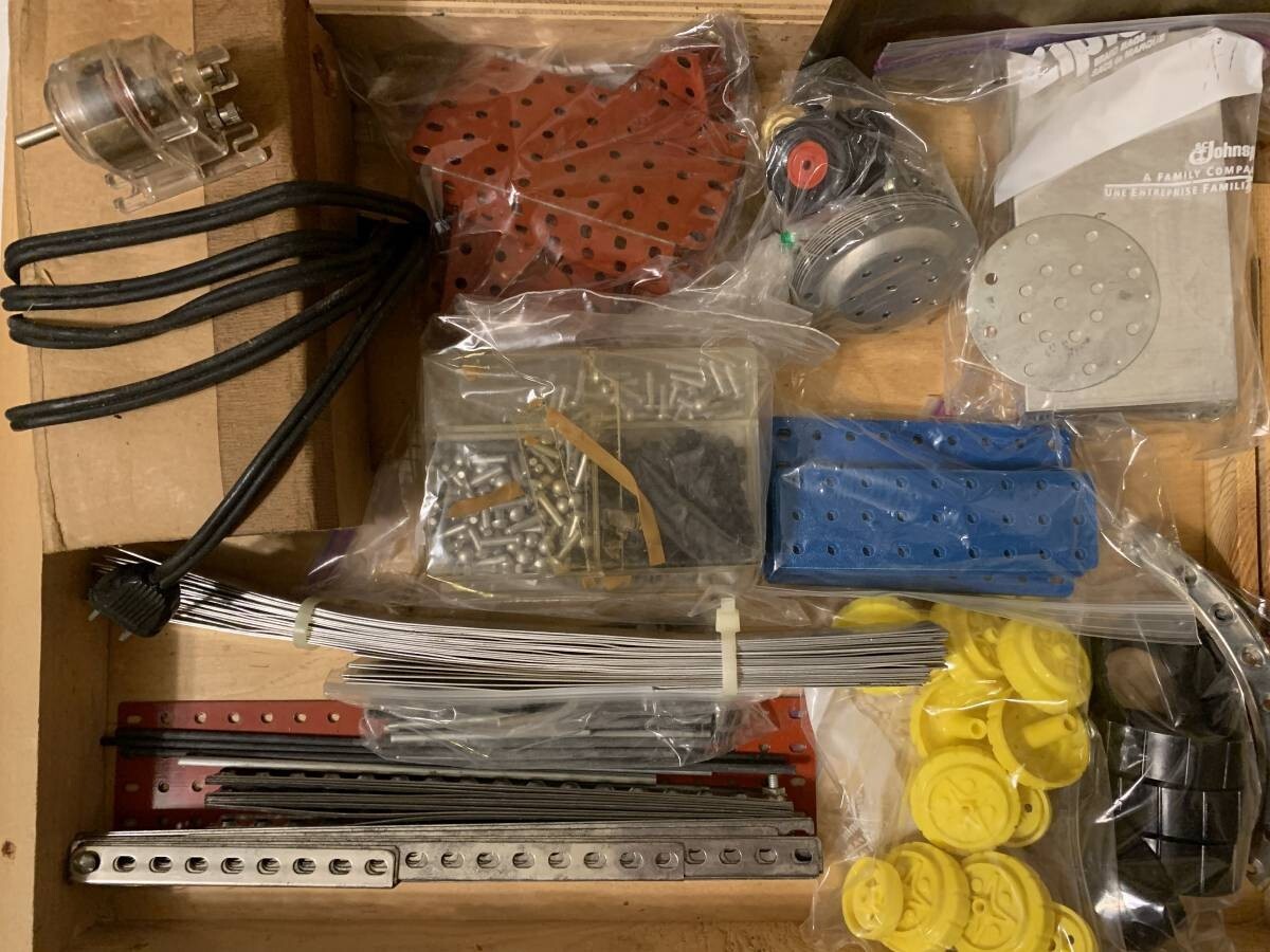 vintage 1950s Lionel Construction Kit 232 343 454 Erector Set w