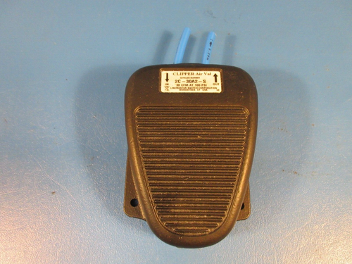 USED Clipper 2C-30A2-S, Linemaster Foot Air Valve 1/8"-27 NPT Ports ...