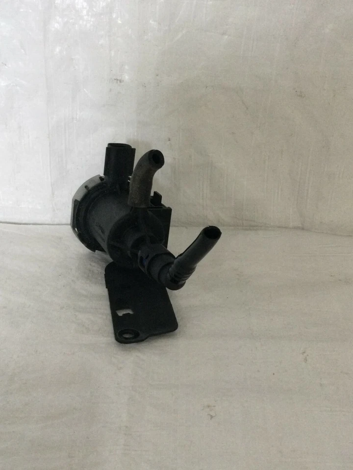 Dodge Grand Caravan 2012 válvula de purga de bote de vapor 4891741AA fabricante original  Foto 4 de 4