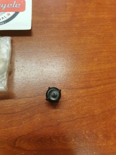 NOS Suzuki PLUG 13877-00190 S20 - Picture 4 of 6