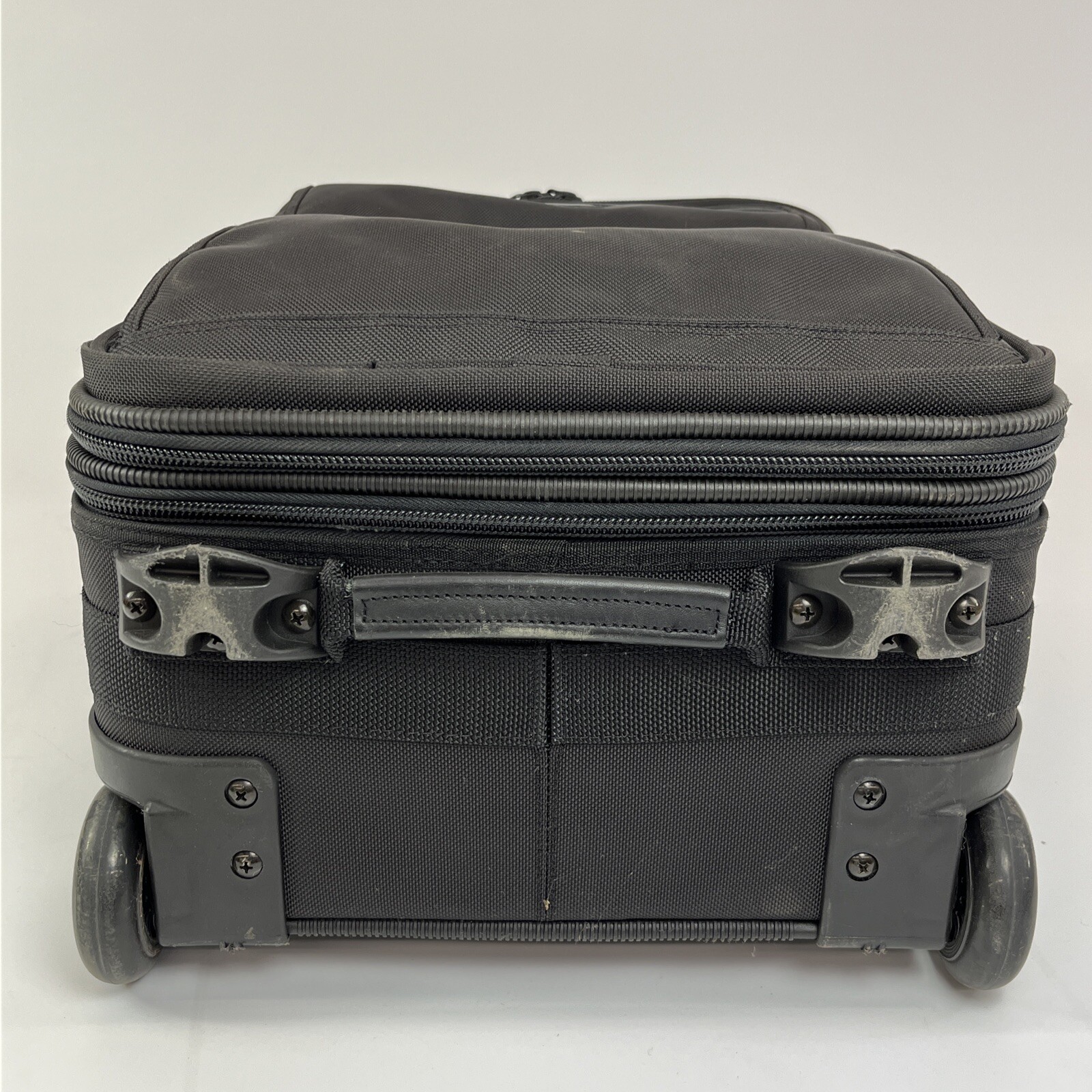 Kirkland Signature DuPont Ballistic Nylon Luggage Roller Board 22" Carry On Bag