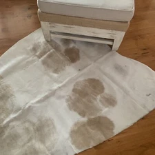 Safavieh Tan & White Cow Hide Collection Rug Made In Argentina 5’8” x 5’3”