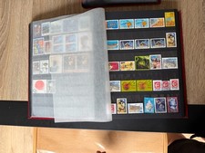 Lot de timbres + 2 albums