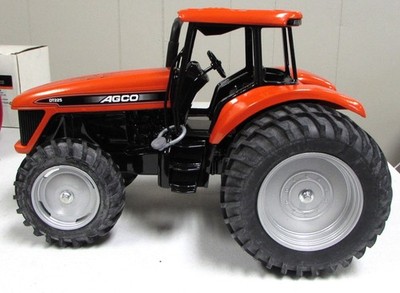 DT225 AGCO 1/16th Scale collector edition Signed by Joseph Ertl and Bob Ratliff