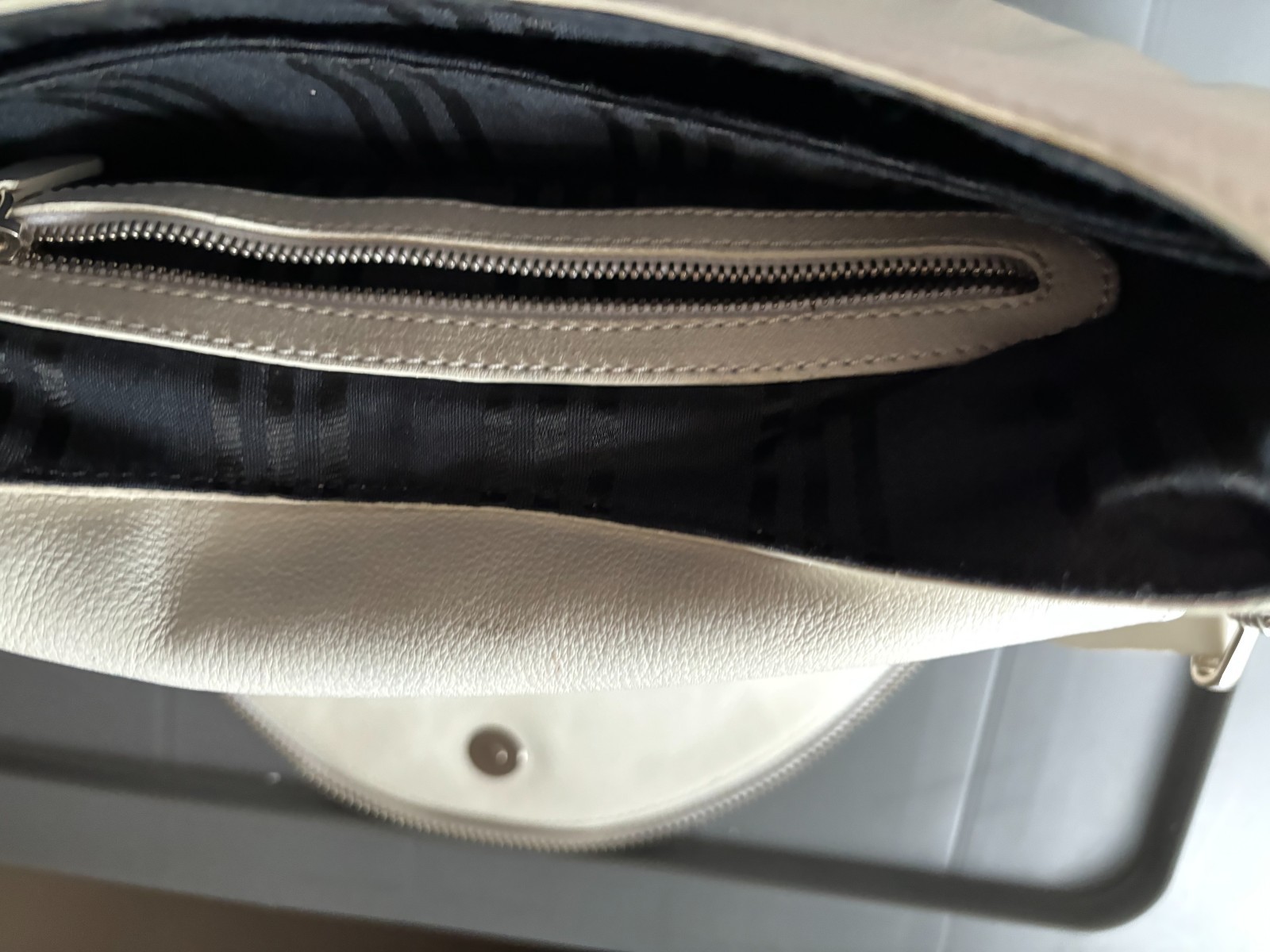 HOGAN Handbag EUC — image 7