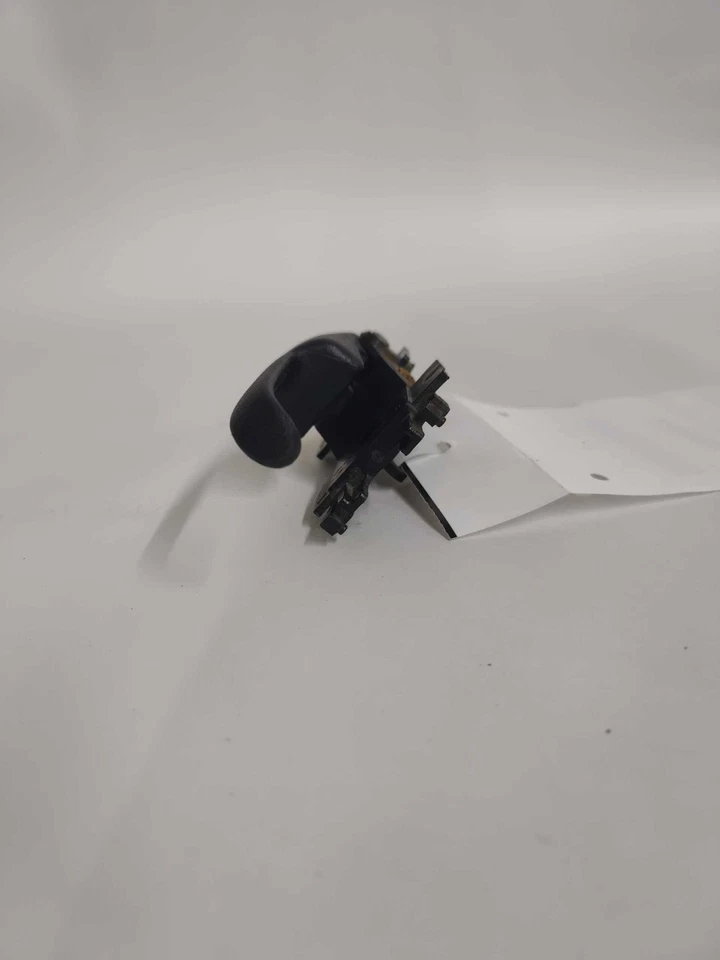 1991-2005 Ford Explorer Left Inside Door Handle - Image 2 of 4