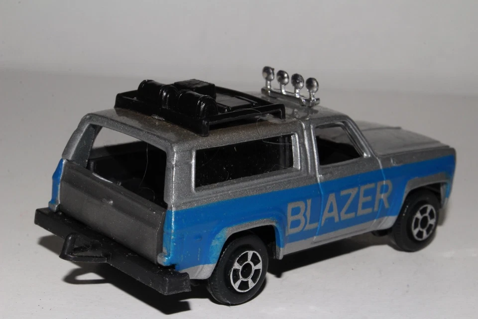 BLAZER PLAYART DIECAST HONG KONG CHEVROLET, PRATA, EXCELENTE, ORIGINAL - Imagem 3 de 4