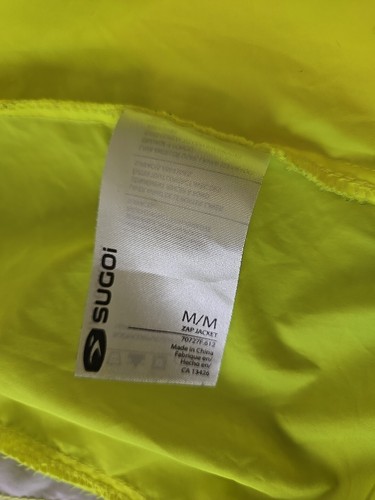 Sugoi Hi-liter Yellow Florescent Hi-vis Cycling Jacket Size Medium Windbreaker - Picture 10 of 11