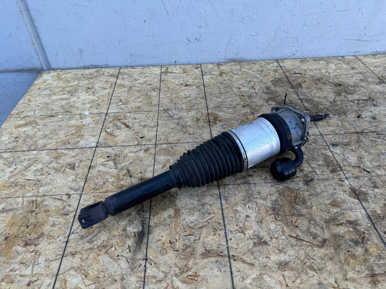 Bentley Flying Spur 2004-2012 REAR+LEFT Air suspension strut