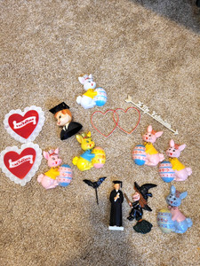 VINTAGE ASSORTED LOT OF CAKE TOPPERS-EASTER-VALENTINE'S-HALOWEEN + MORE