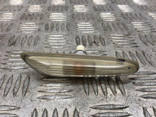 BMW 5 Touring E61 Kotflügelblinker vorne links 8382104 3.50 Diesel 22992183