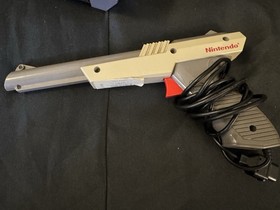 Nintendo NES Console Bundle w/ (2) Zapper Guns + Power & RF Cables UNTESTED