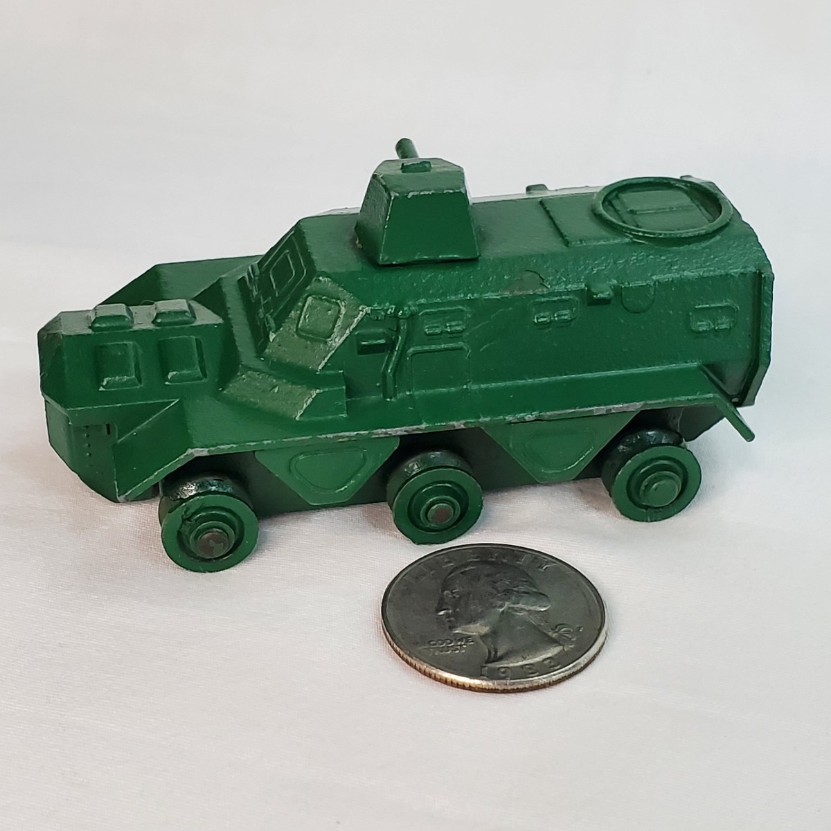 Véhicule Blindé De Transport De Troupes – Dinky Toys Angleterre N°676 – Zamak Vert