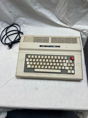Tandy 128K Color Computer 3 Vintage, Model No. 26-3334 Powers On.