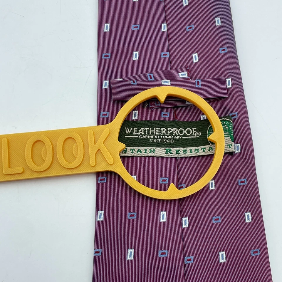 Corbata geométrica roja resistente a la intemperie para hombre de seda hecha a mano resistente a las manchas 4"x60" Foto 4 de 4