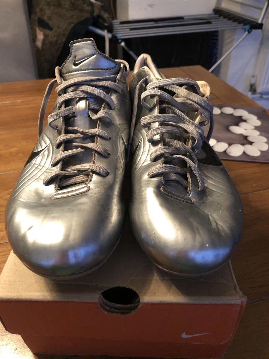 Nike boots hotsell size 12