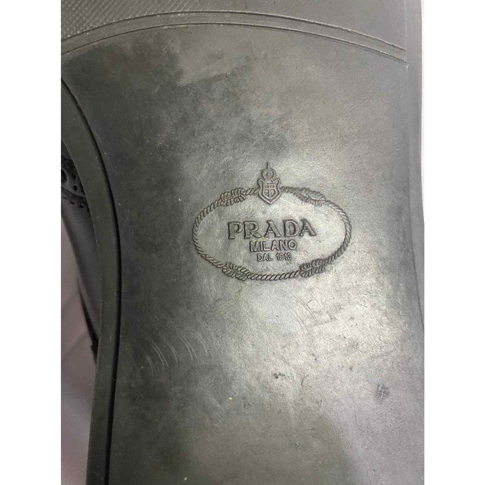 SAOLA Prada Borgogna Wingtip Derby con suola arancione