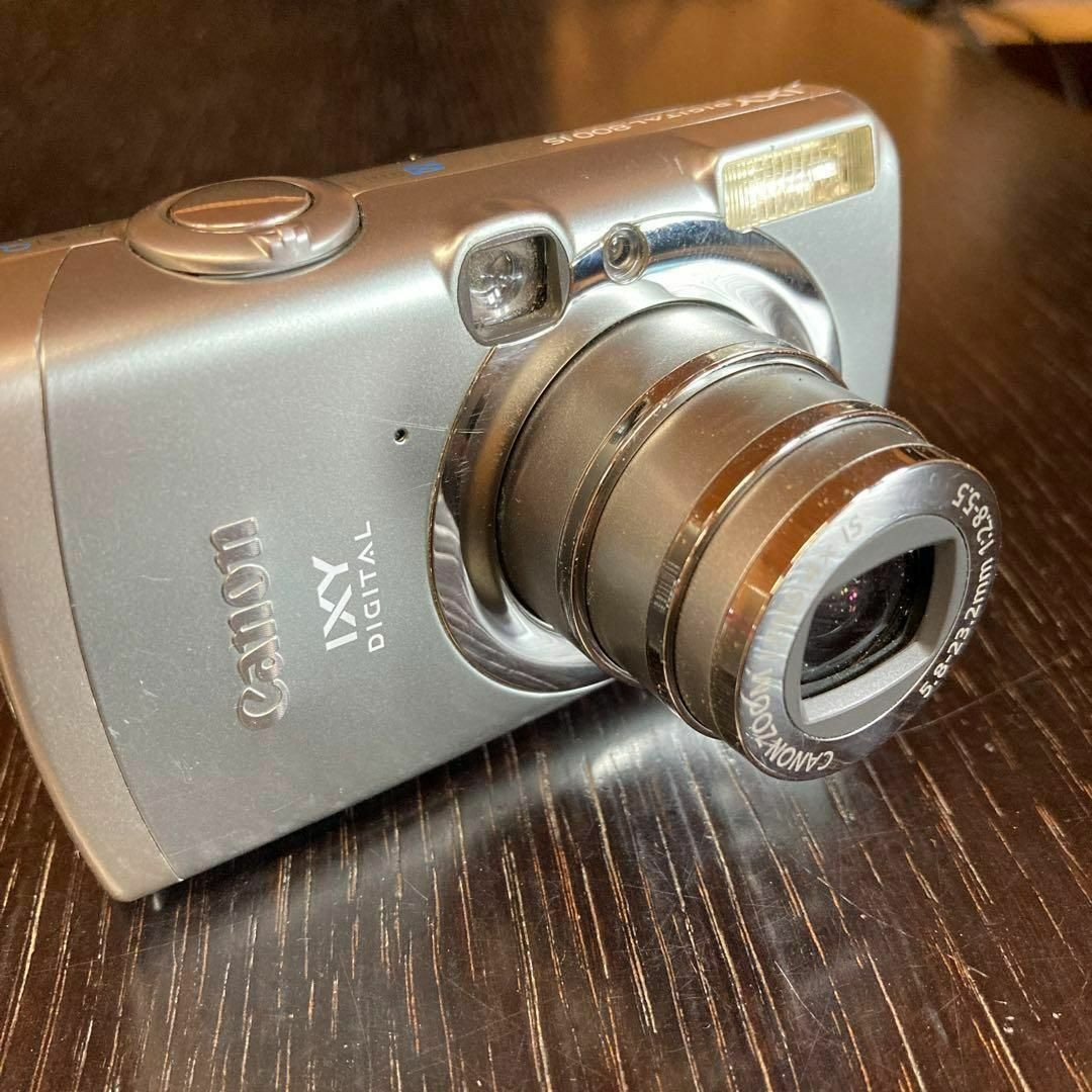 Canon IXY 800is Digital Camera