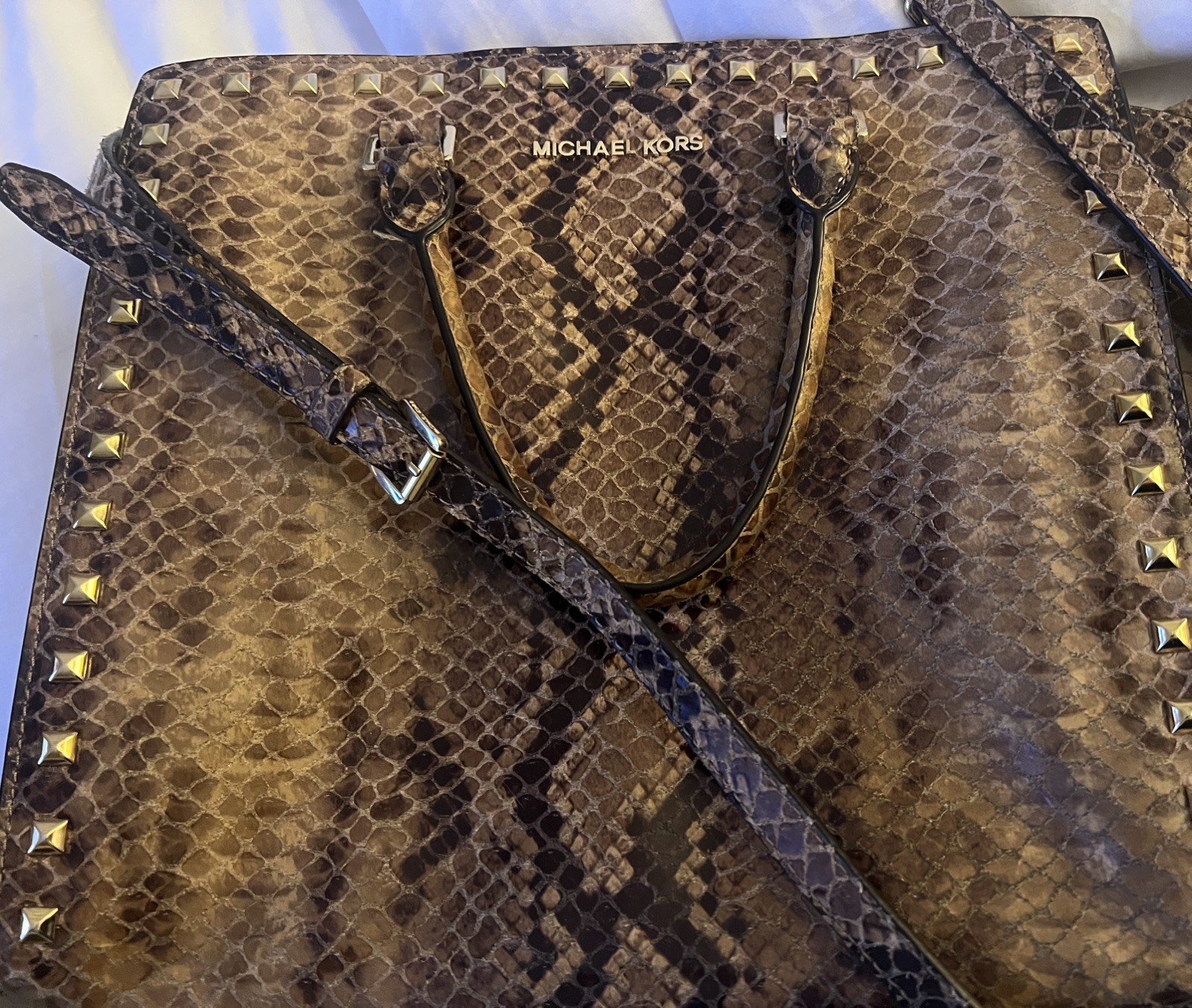 MICHAEL KORS LARGE SELMA  Studded Python in Sand … - image 3