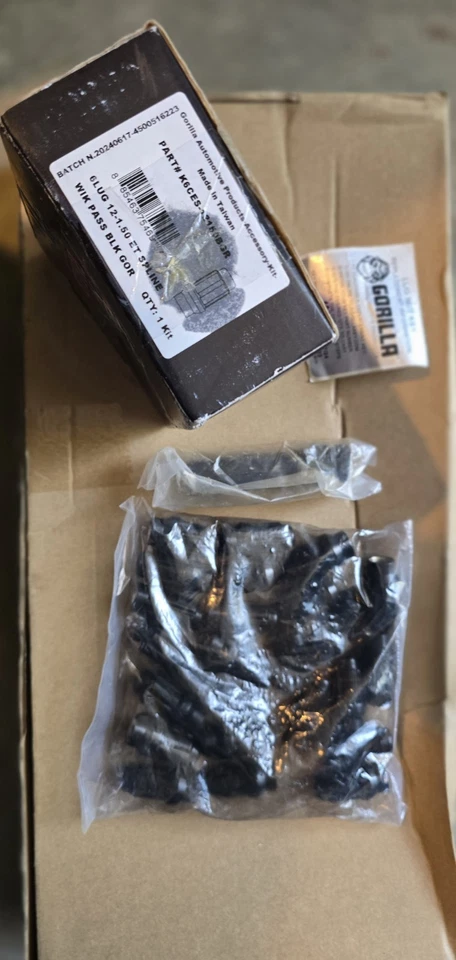 Kit de tacos estriados para llantas negras 12x1,5 Toyota Tacoma 4Runner 24 tacos ET con llave Foto 3 de 4