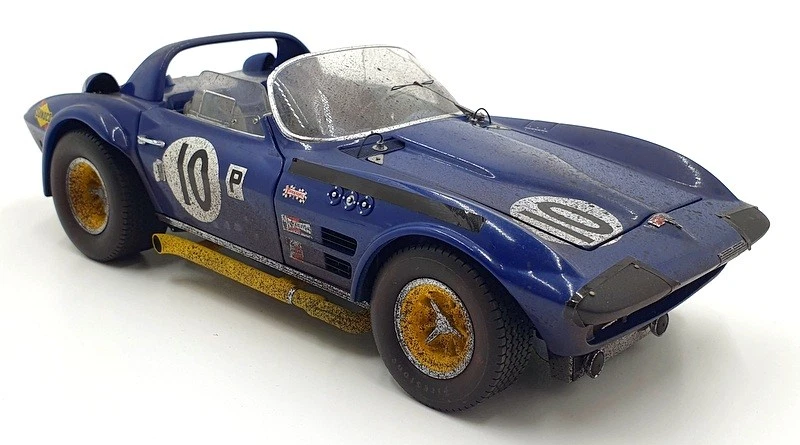 Exoto 1/18 scale RLG19032FLP Corvette Grand Sport coupe 1966 Sebring Penske #10 - Image 2 of 4