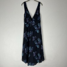 Vince NWT Black Floral Pleated Midi Dress Size 12 Sleeveless V Neck Women’s