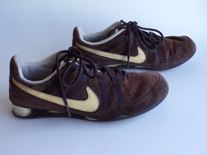 brown nike shox