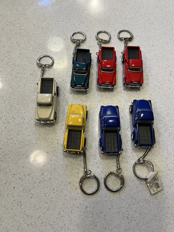 Juego de 7 llaveros Kinsmart miniatura CHEVROLET 3100 azul, rojo, amarillo, verde Foto 4 de 4