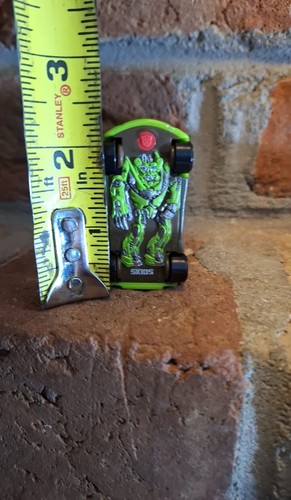 Transformers RPM'S Autobot SKIDS 2009 Combat Series 2.25" Car Figure Hasbro Vtg - Picture 7 of 7