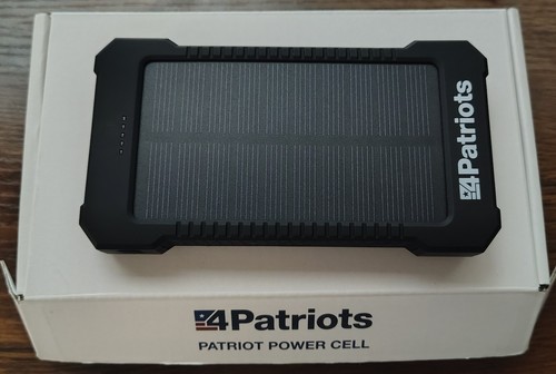 NEW 4Patriots Patriot Power Cell Solar Charger 8000mAh Power Bank w/ Flashlight - Picture 3 of 6
