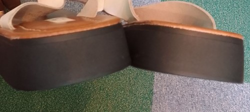 M & S SIZE 6 WHITE LEATHER TOEPOST SANDALS B186042525B315 - Picture 5 of 9