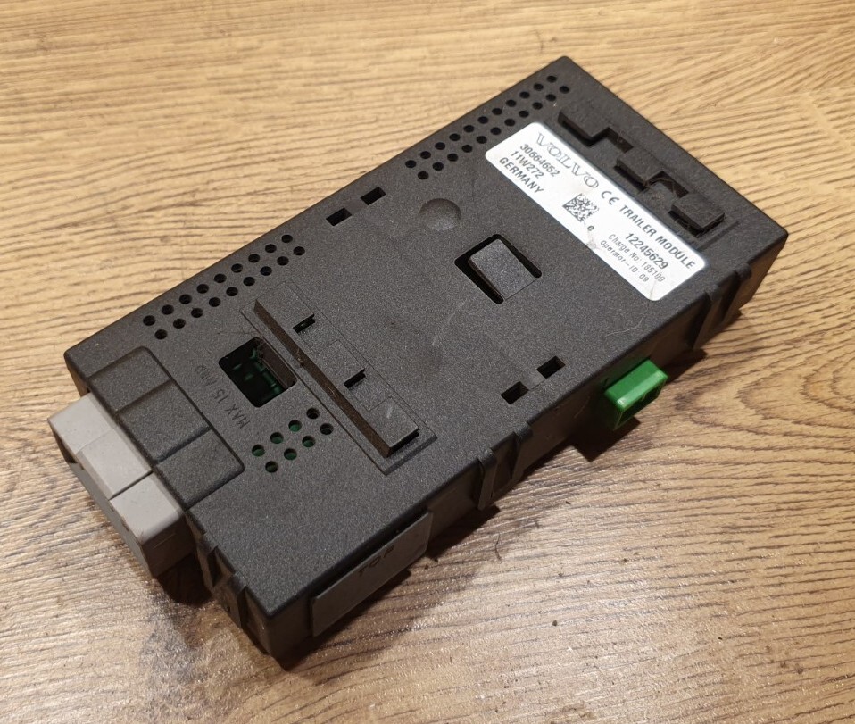 GENUINE VOLVO V70 XC70 XC90 TOW BAR TRAILER TOWING CONTROL MODULE 