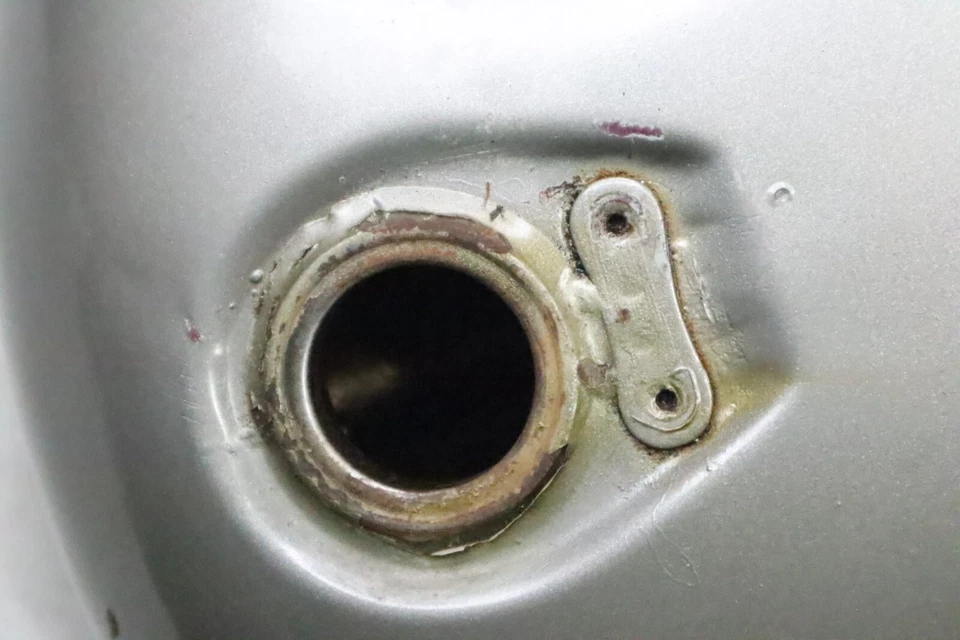 1983 HONDA CX 650 C OEM GAS FUEL TANK  175A1-ME8-000 Foto 4 de 4