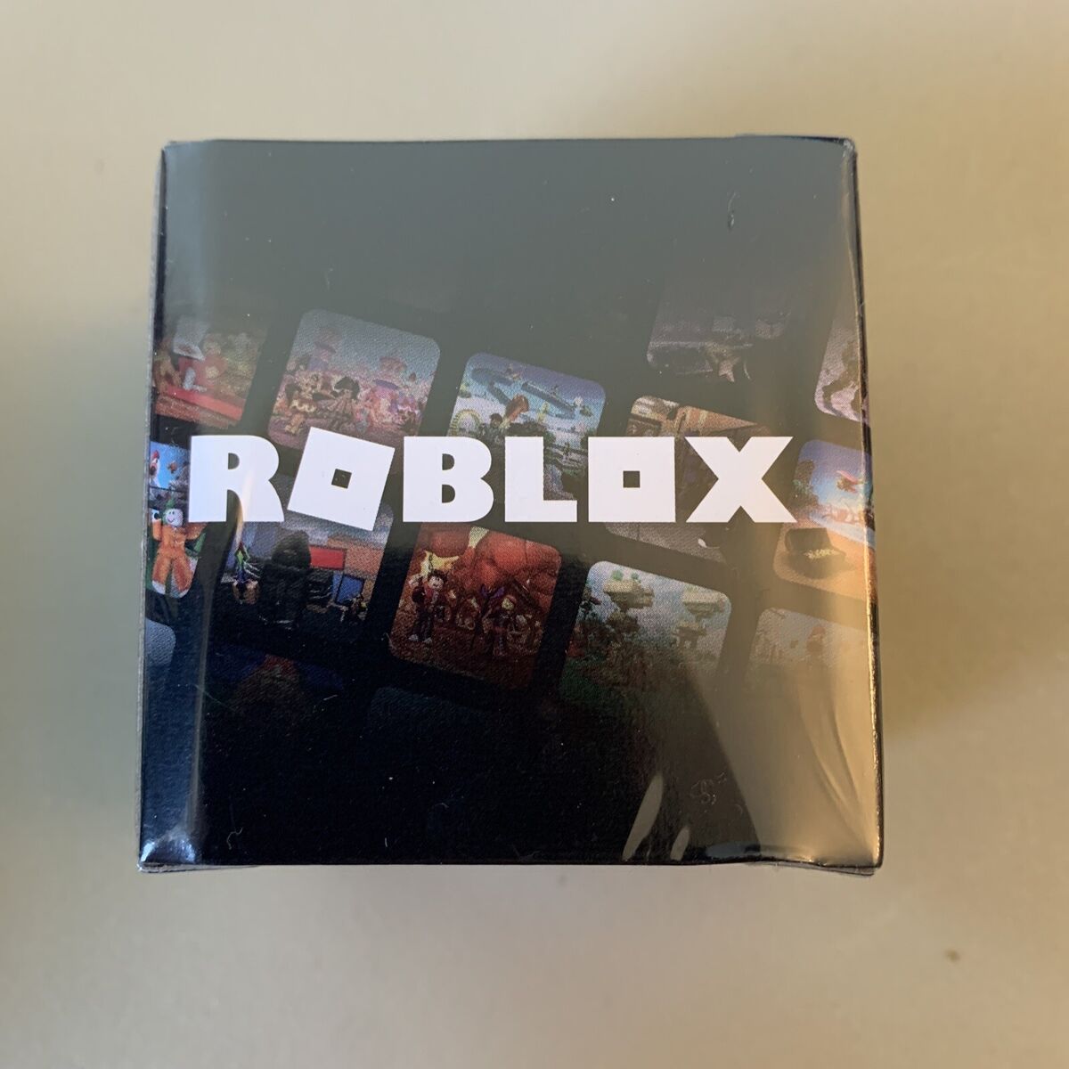 Roblox Series 12 Mystery Pack 1 RANDOM Figure Virtual Item Code Jazwares -  ToyWiz