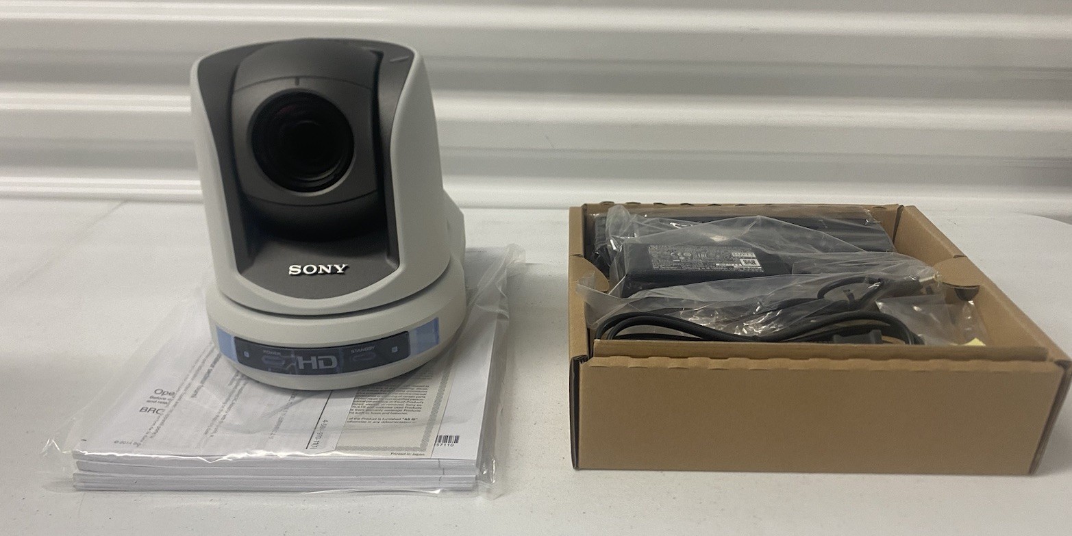 Sony BRC-Z330 HD SD Color P/T/Z Camera w/ Pan Tilt Zoom IR Night Vision