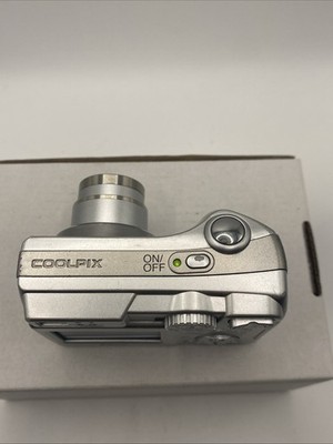 Nikon Coolpix 7600 E7600 7.1MP Digital Camera Silver 3x Zoom