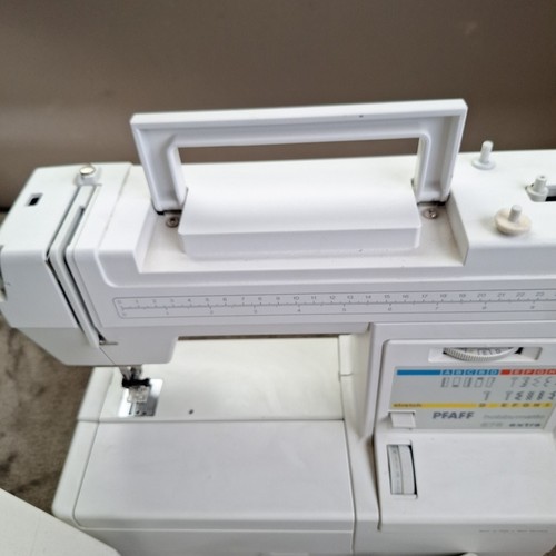 Pfaff Hobbymatic 875 Sewing Machine With Pedal #2 - Picture 5 of 9