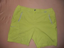 kakigrüne Sprotshort unisex Gr 44