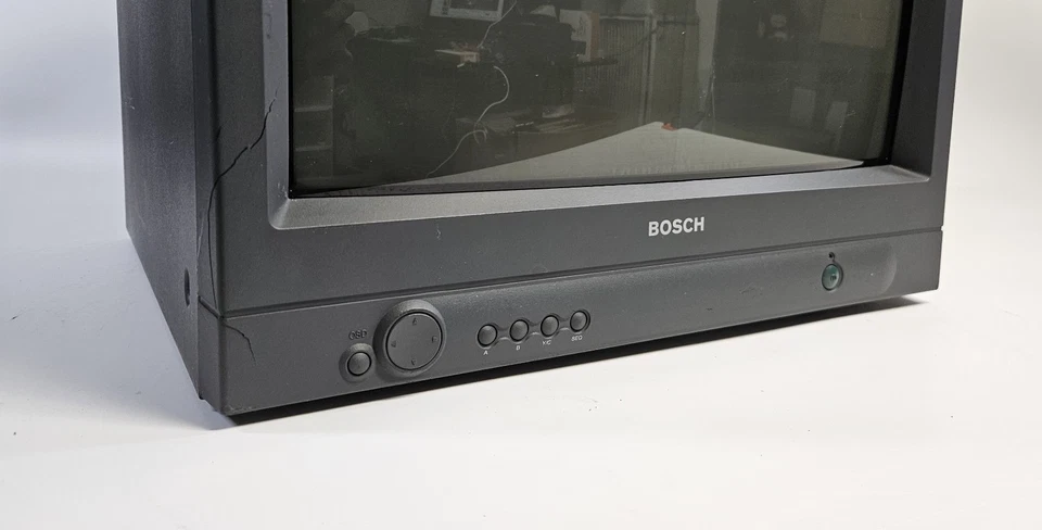 Monitor Bosch LTC 2919/90 19" Pro CRT BNC/S-Video Retro Gaming -Grietas visibles Foto 3 de 4